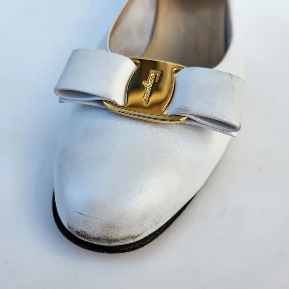 Salvatore Ferragamo Vintage '00 Vara White Leather Flats With Bow - Picture 11 of 15